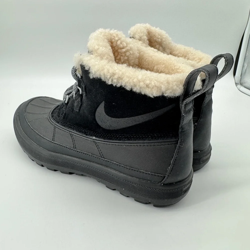 Nike ACG Woodside Chukka Duck Boots‎ 8.5 Black Faux Fur Lined Leather Outdoor